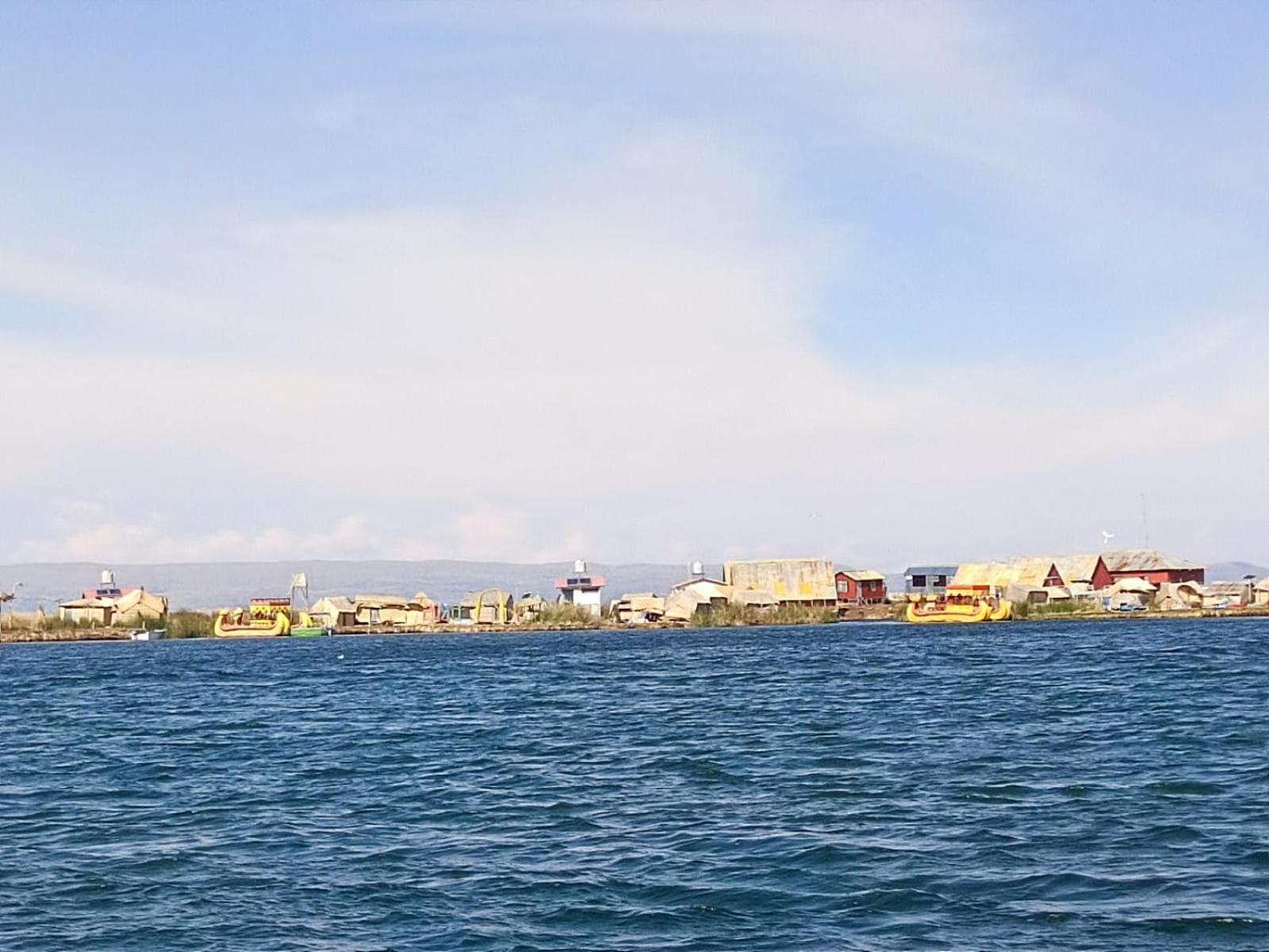 Hostal Vista Al Lago Titicaca Puno Esterno foto