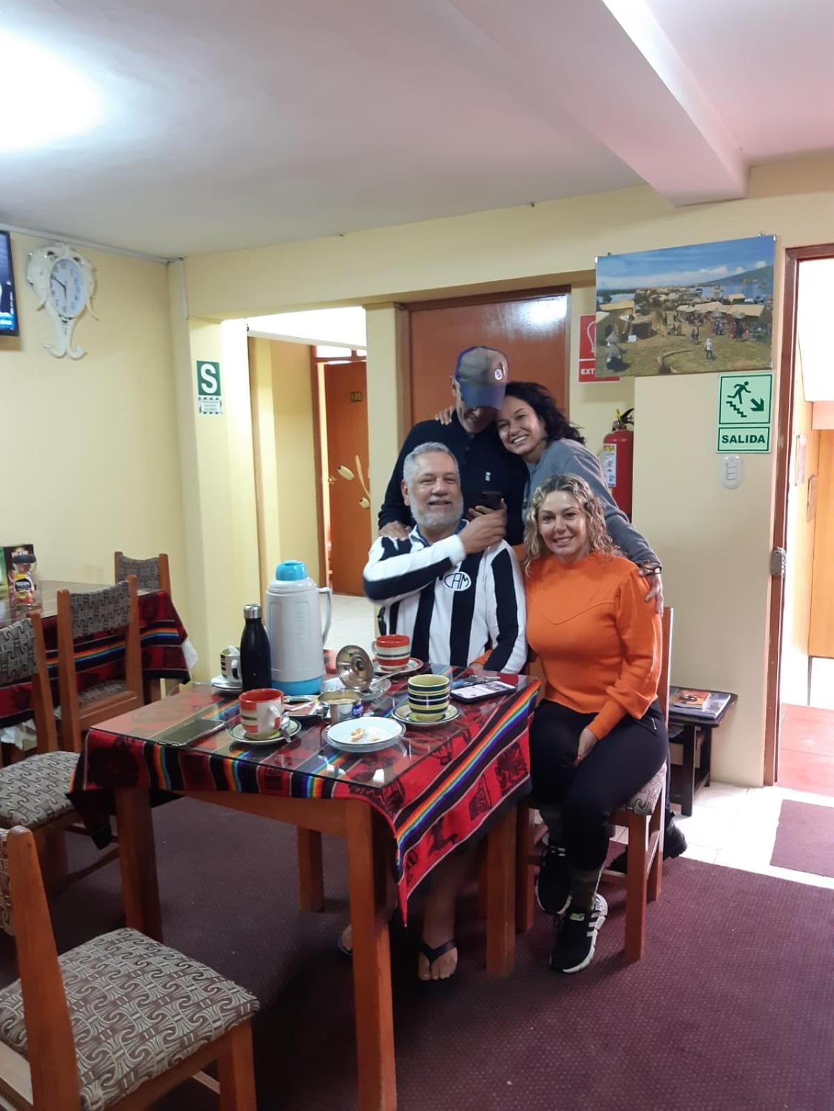 Hostal Vista Al Lago Titicaca Puno Esterno foto