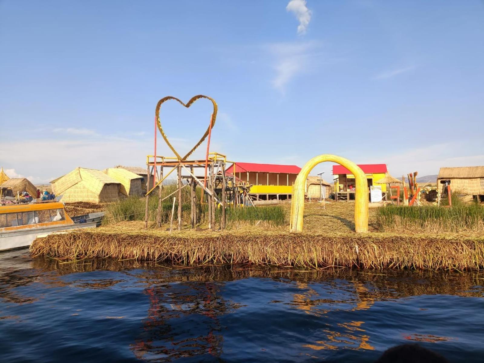 Hostal Vista Al Lago Titicaca Puno Esterno foto